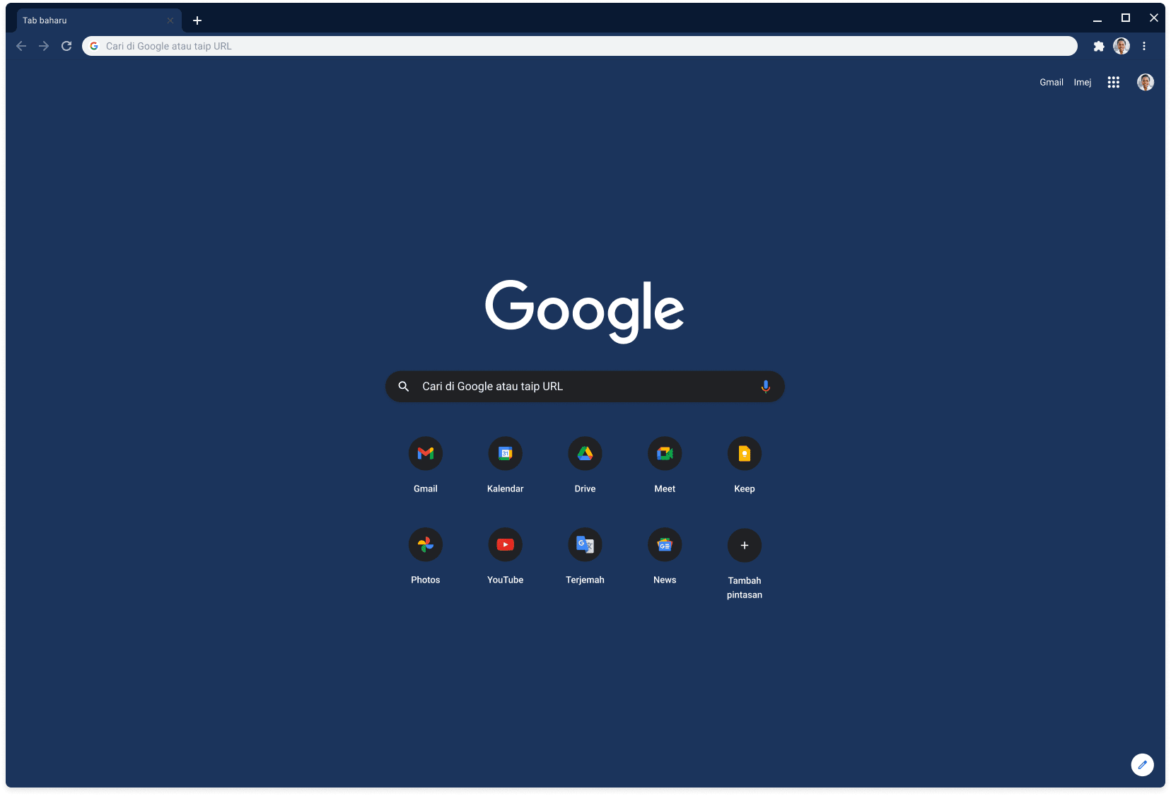 Tetingkap penyemak imbas Chrome yang memaparkan Google.com, menggunakan tema Slate.